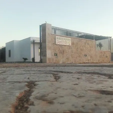 בית חווה Serra Vecchia *