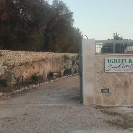 Agriturismo Serra Vecchia Farm stay *